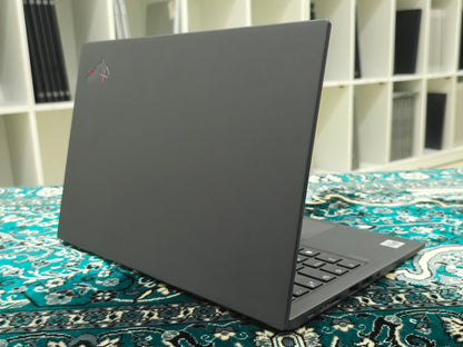Lenovo ThinkPad X1 Carbon Gen 8 -  i7 10th